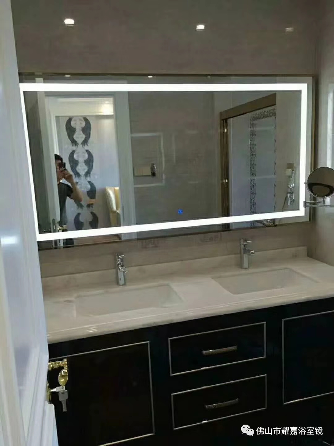宾馆浴室镜简约卫浴镜led浴室镜壁挂智能防雾卫生间镜定制洗手间镜子带灯