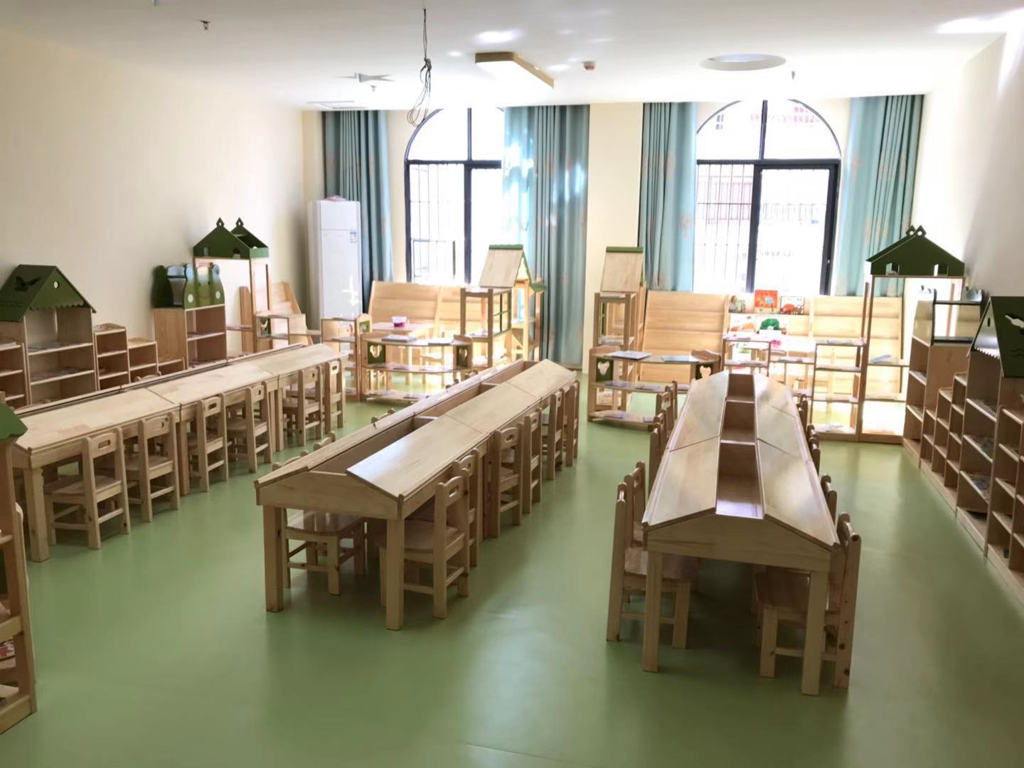 南宁厂家批发定做幼儿家具 幼儿园桌椅柜子 南宁市大风车游乐设备