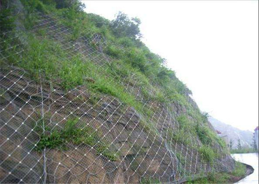 山体滑坡边坡防护网安装
