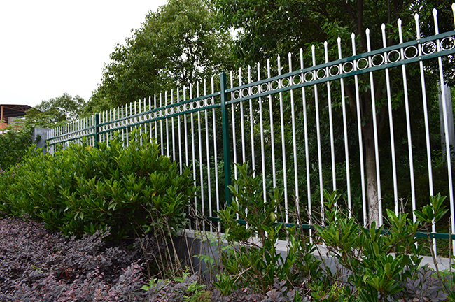 锌钢护栏围墙铁艺围栏蓝白杆庭院栅栏支持定做图片