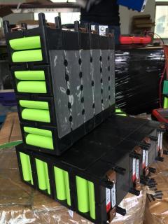四川专业回收动力三元锂电池-高价回收动力三元锂电池图片