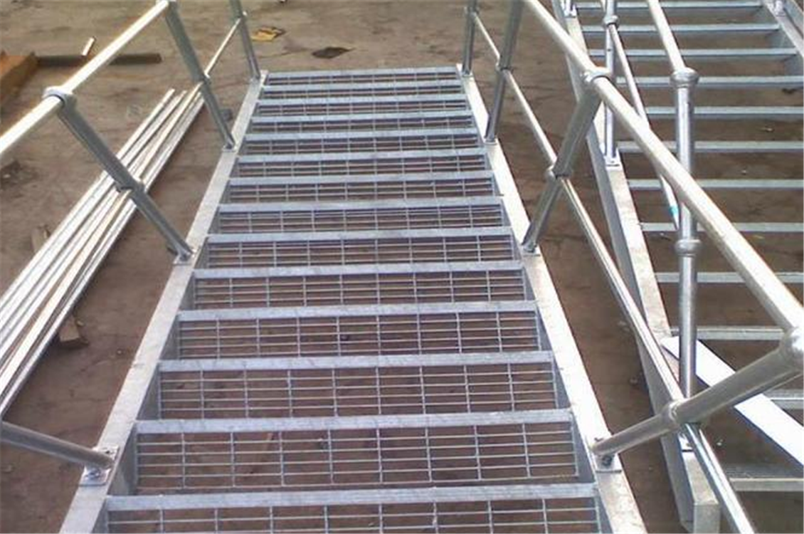 钢结构平台踏步板A河北刚哥结构平台踏步板-钢格板生产厂家图片