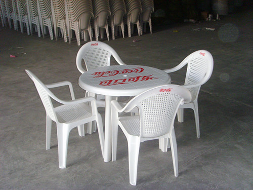 供应莱芜户外活动用塑料桌椅生产厂家图片
