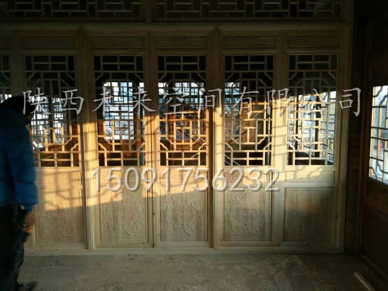 西安仿古门窗，实木门窗，松木门窗西安仿古门窗，实木门窗，松木门窗