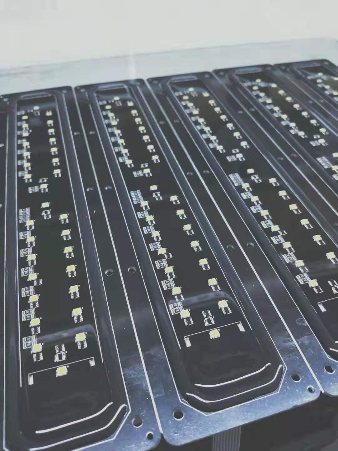 东莞黄江滴胶加工厂家 LED显示屏表面透明滴胶涂覆加工 滴胶加工批发