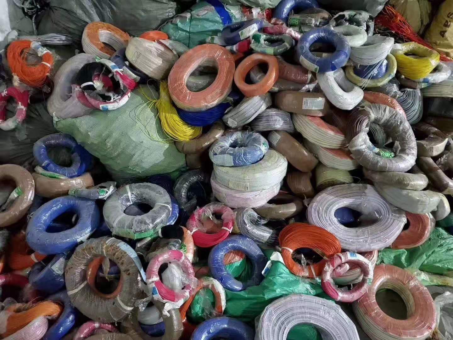 深圳工厂废料厂家直收价格高  工厂废料回收报价电话图片