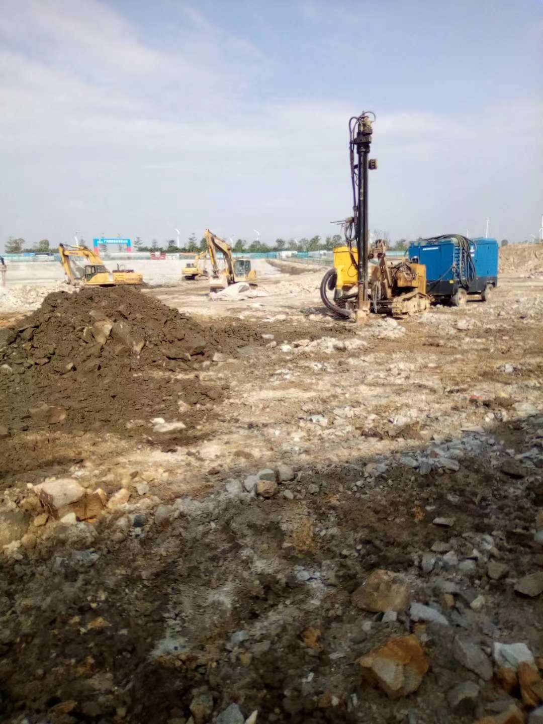 广州市土石方工程承包-土石方工程-土石方机械设备图片