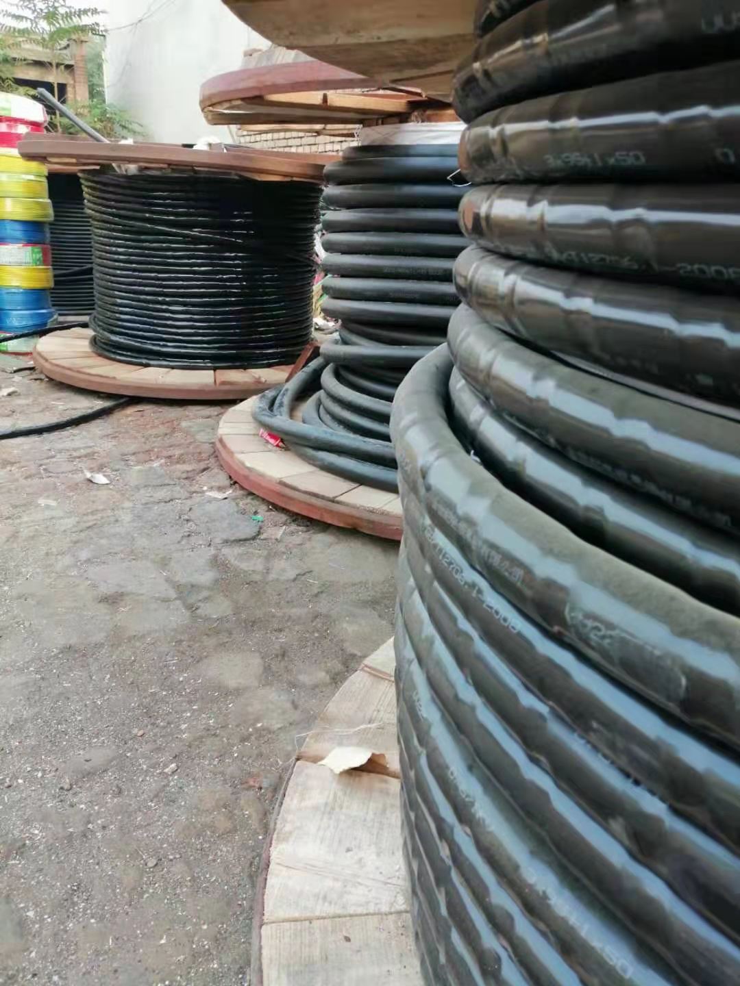 保定市电缆回收多少钱一吨厂家南京市电缆回收多少钱一吨 电缆回收价格 高价回收电缆