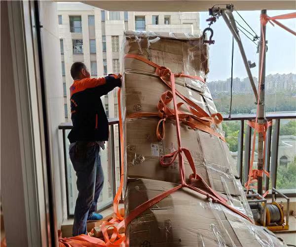 上海高层吊沙发上楼，专业吊装家具，吊大件玻璃浴缸大理石