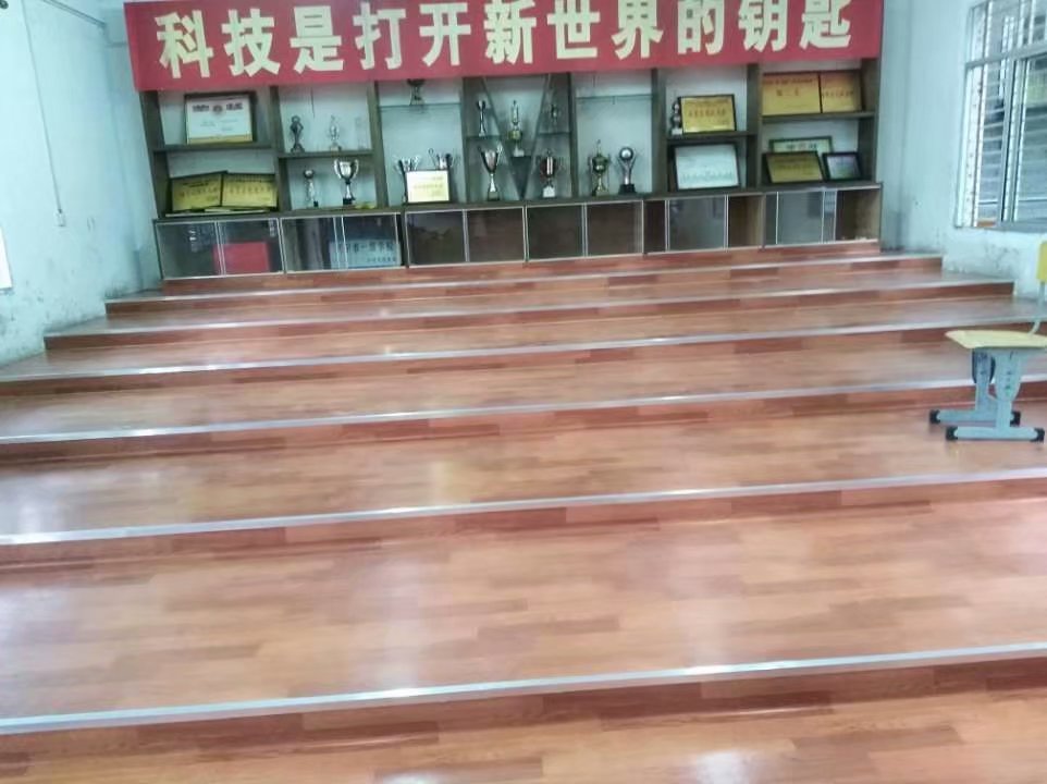 梅州歌剧院PVC塑胶地板 兴宁电影院PVC防滑地板 展厅塑胶地板装饰