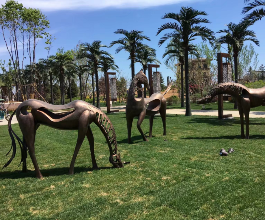 深圳马雕塑厂家 地产园林景观抽象铜马雕塑 专业大型铜马雕塑定制图片