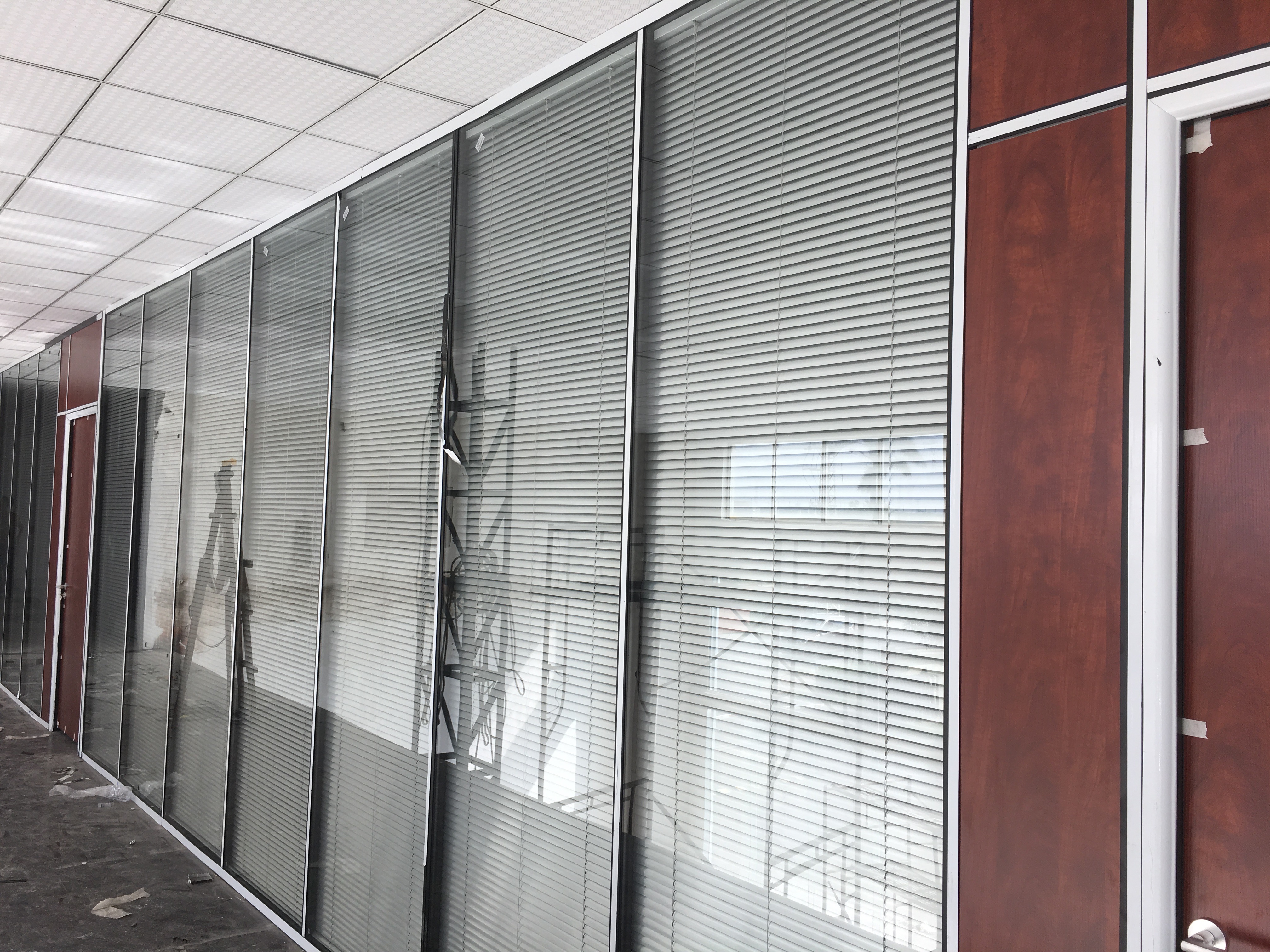 办公室玻璃高隔墙办公室玻璃高隔墙