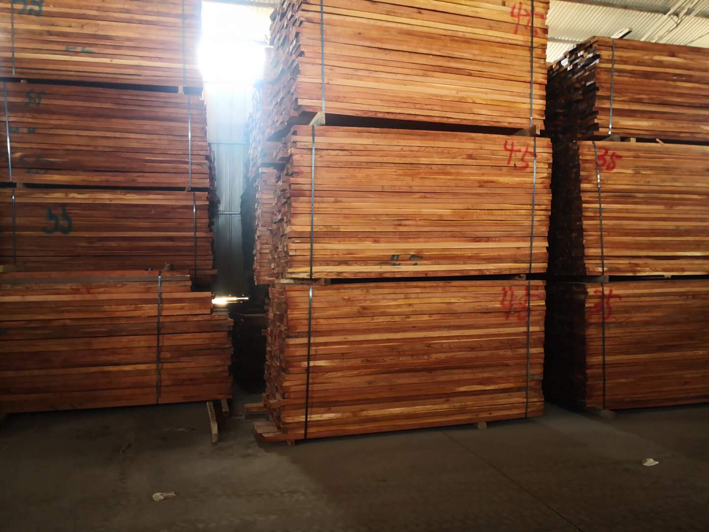 漯河市蒸汽烘干热红椿木板材厂家