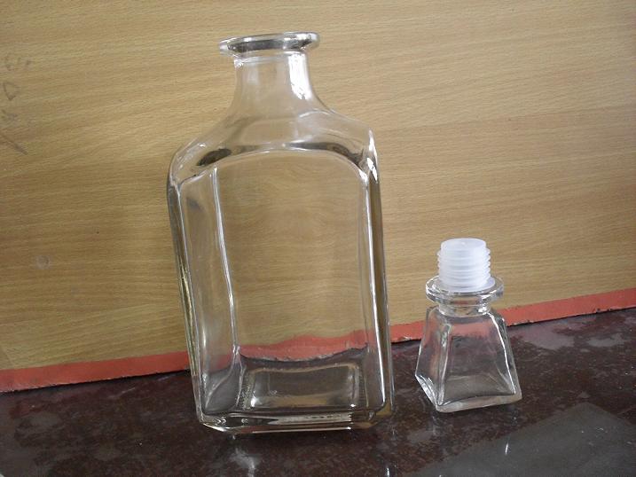 广东玻璃方酒瓶定制 玻璃酒瓶生产厂家图片