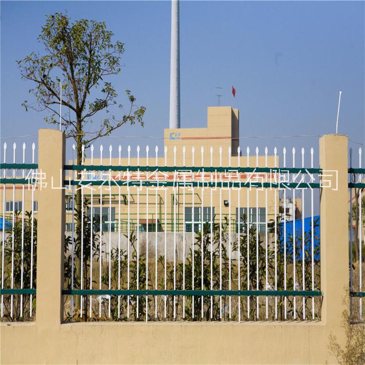 阳江发电厂围墙隔离护栏 通透性护栏焊接 服务区金属围栏图片