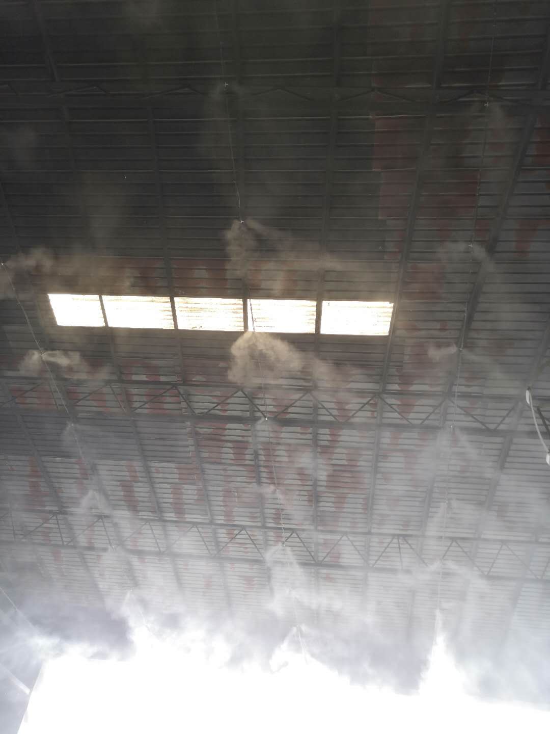 建筑工地塔吊喷雾设备-围挡喷淋 围挡喷淋降尘设施 围挡喷淋的特点