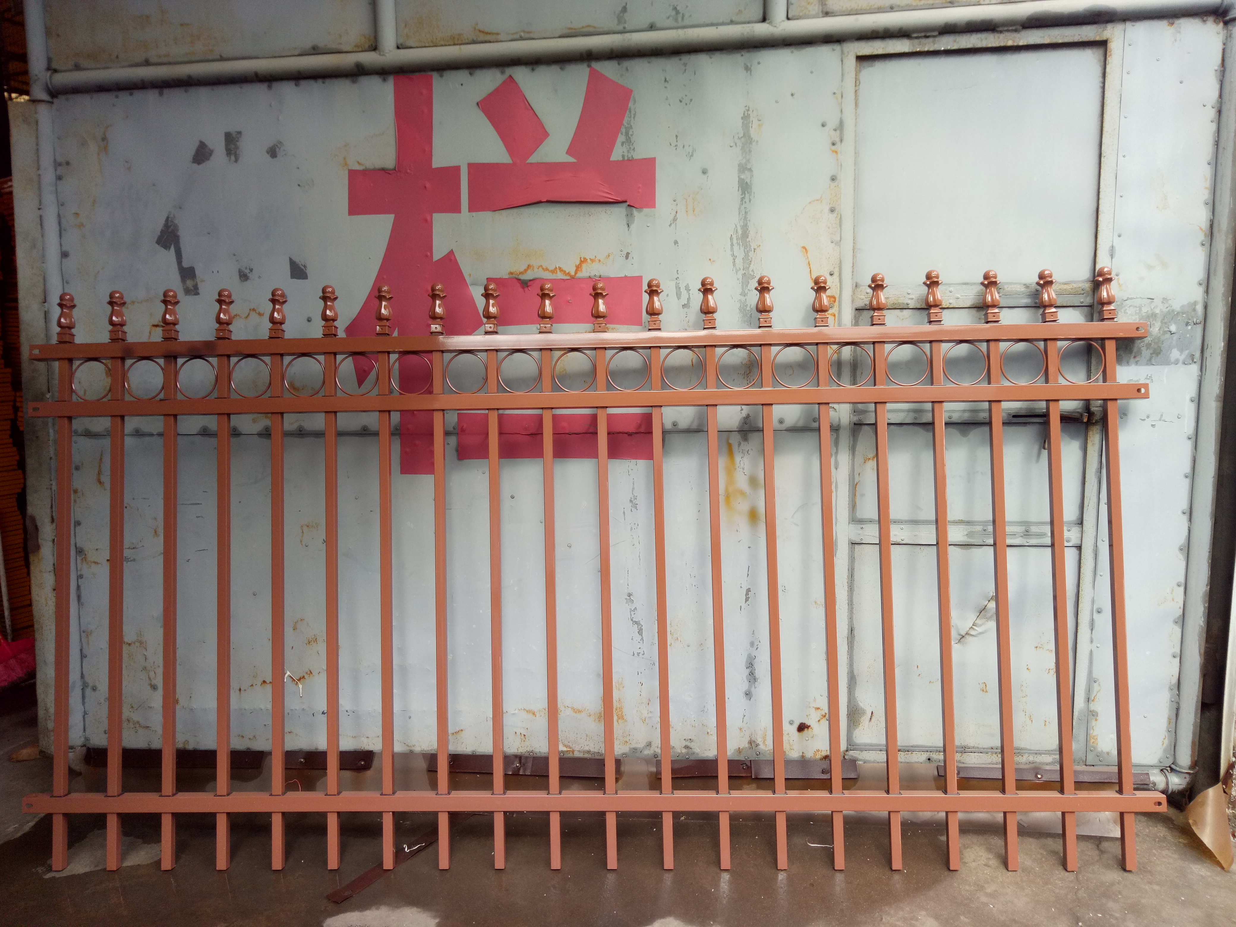 佛山市小区护栏学校围墙护栏厂家广州市小区护栏学校围墙护栏生产定做新型锌钢护栏焊接式铁艺护栏
