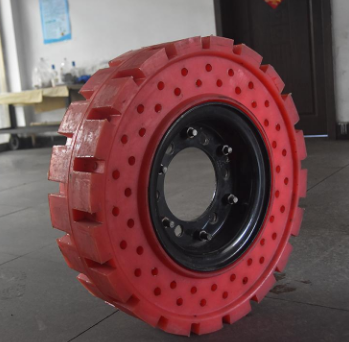 振华橡胶厂家供应 聚氨酯实心轮胎 耐磨节能轮胎 矿山用轮胎实心轮胎