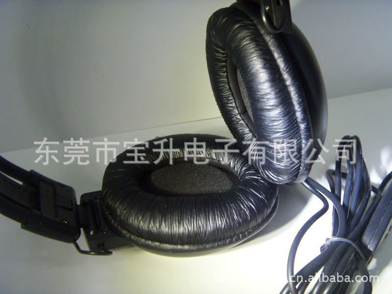 线控折叠耳机定制USB重低音5.1头戴式线控折叠耳机厂家直销