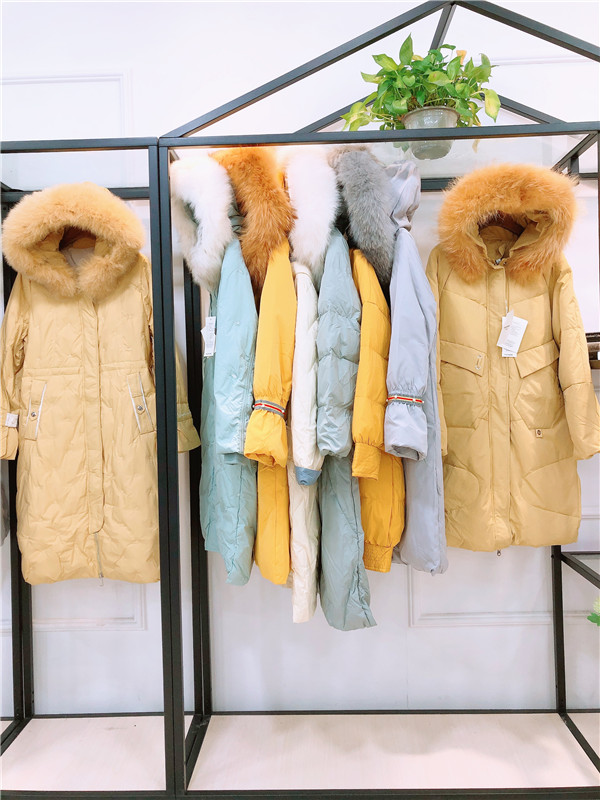 广州市米拉格冬季女款韩版宽松羽绒服厂家