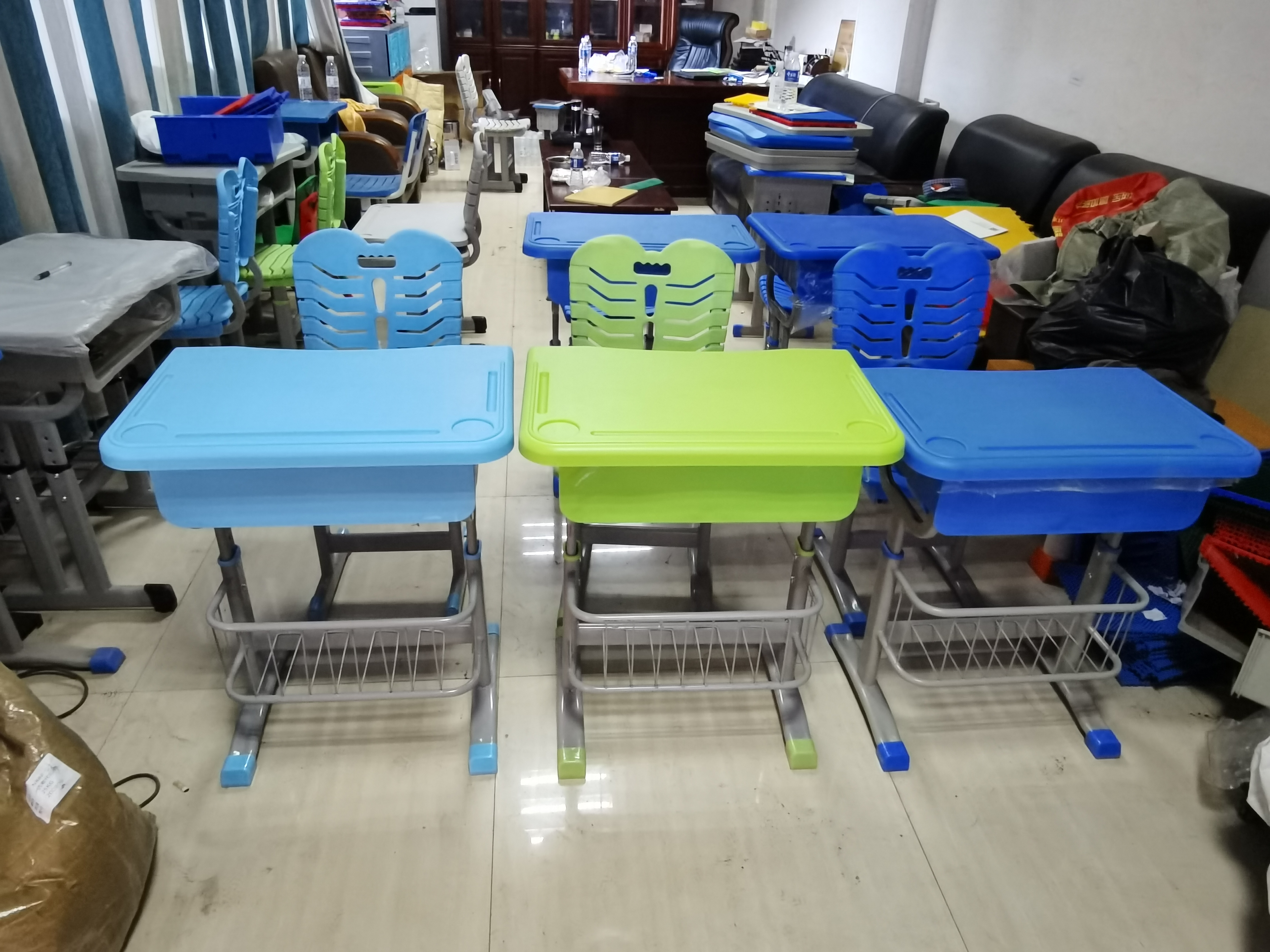 郑州厂家直销简约升降幼儿园课桌椅儿童靠背椅培训课桌椅
