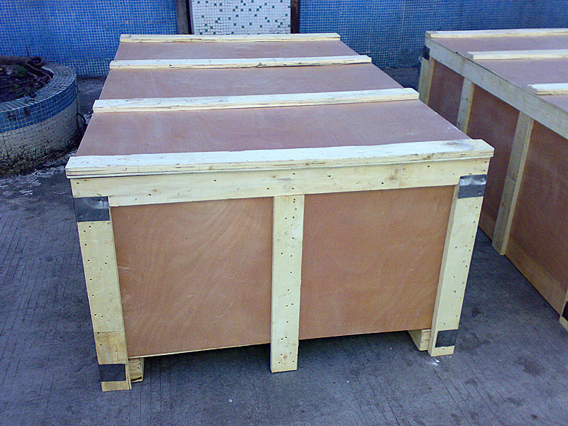 专业生产出售耐用箱子 木质材料木箱包装箱 机械包装箱 花格箱图片