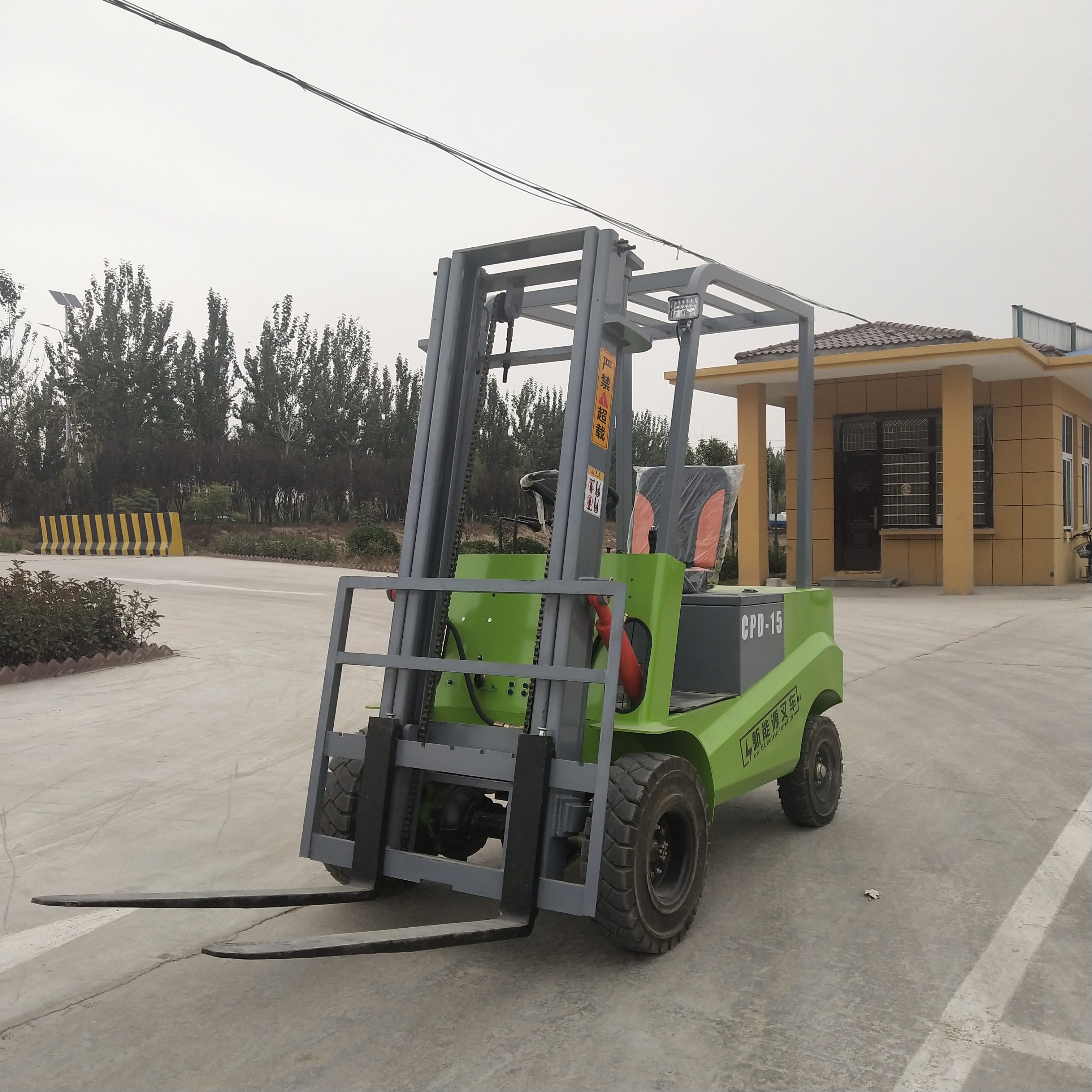 菏泽市小型电动叉车厂家新能源电动叉车 小型电动叉车 一吨两吨叉车