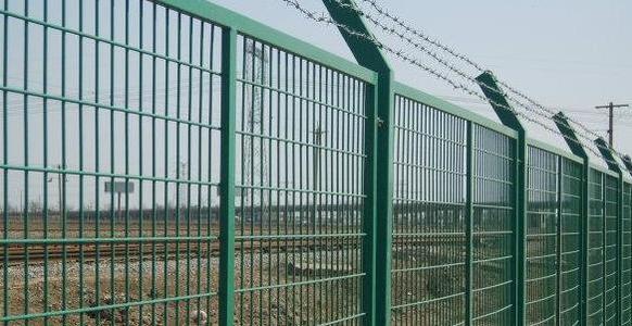 铁路防护网 高速公路护栏网 铁路护栏网生产厂家