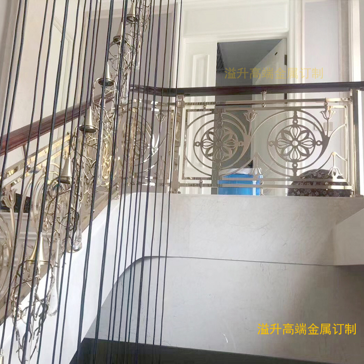 铜艺雕花楼梯扶手护栏北京别墅铜艺楼梯扶手护栏缔造家的 铜艺雕花楼梯扶手护栏