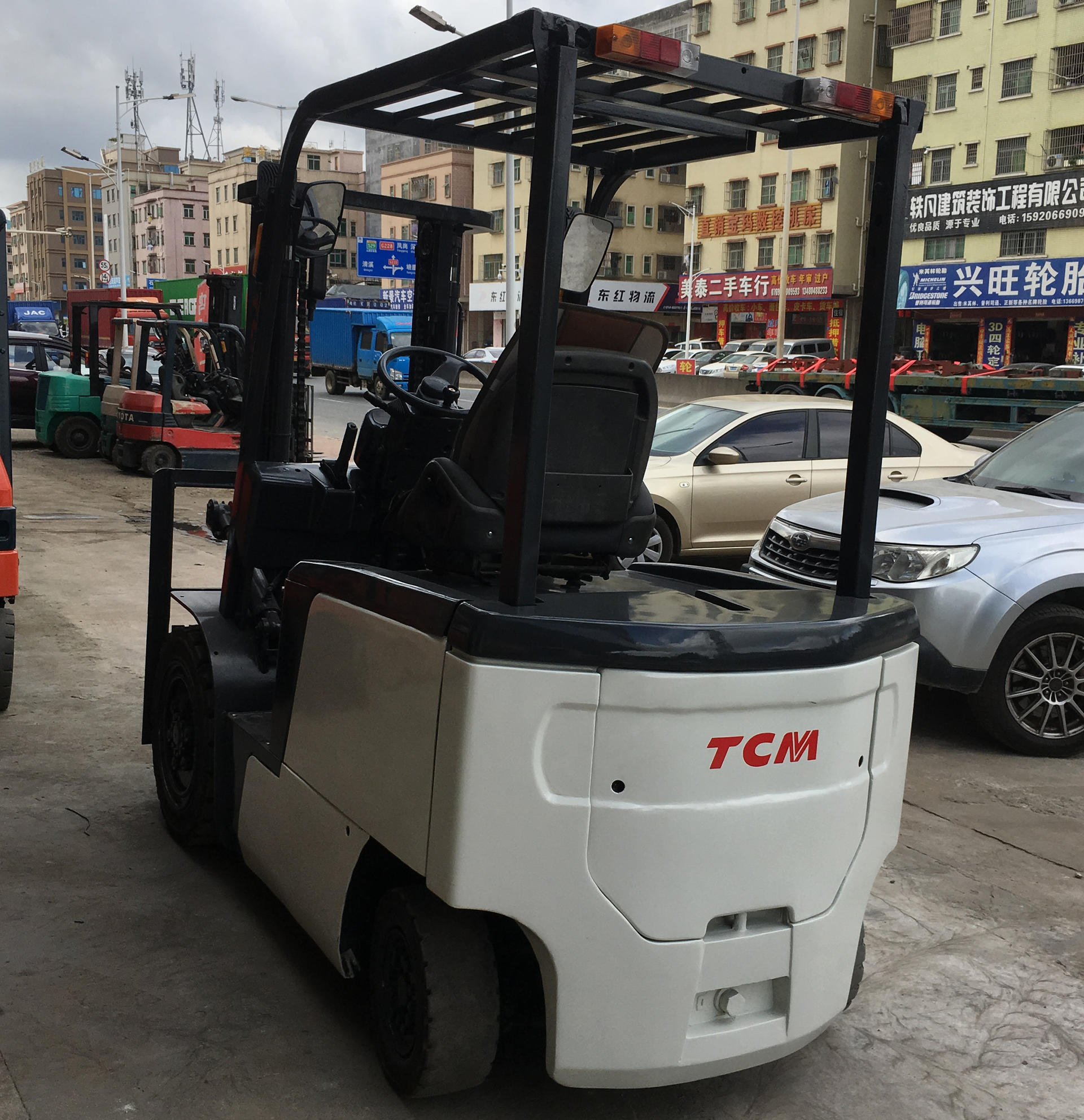 东莞二手3吨TCM平衡重电动叉车出售