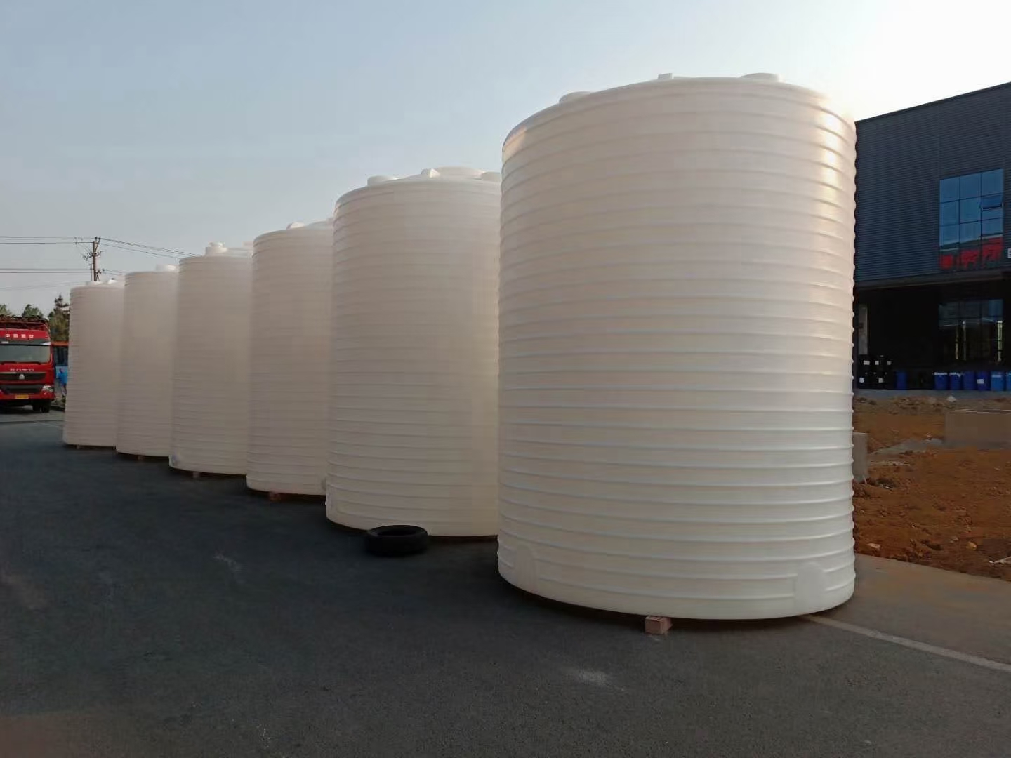 30吨塑料桶尺寸规格 山东百福塑业25吨塑料桶生产厂家图片