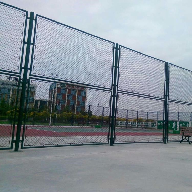 浸塑球场围网 体育场防护网 学校篮球场围栏网 足球场防护网