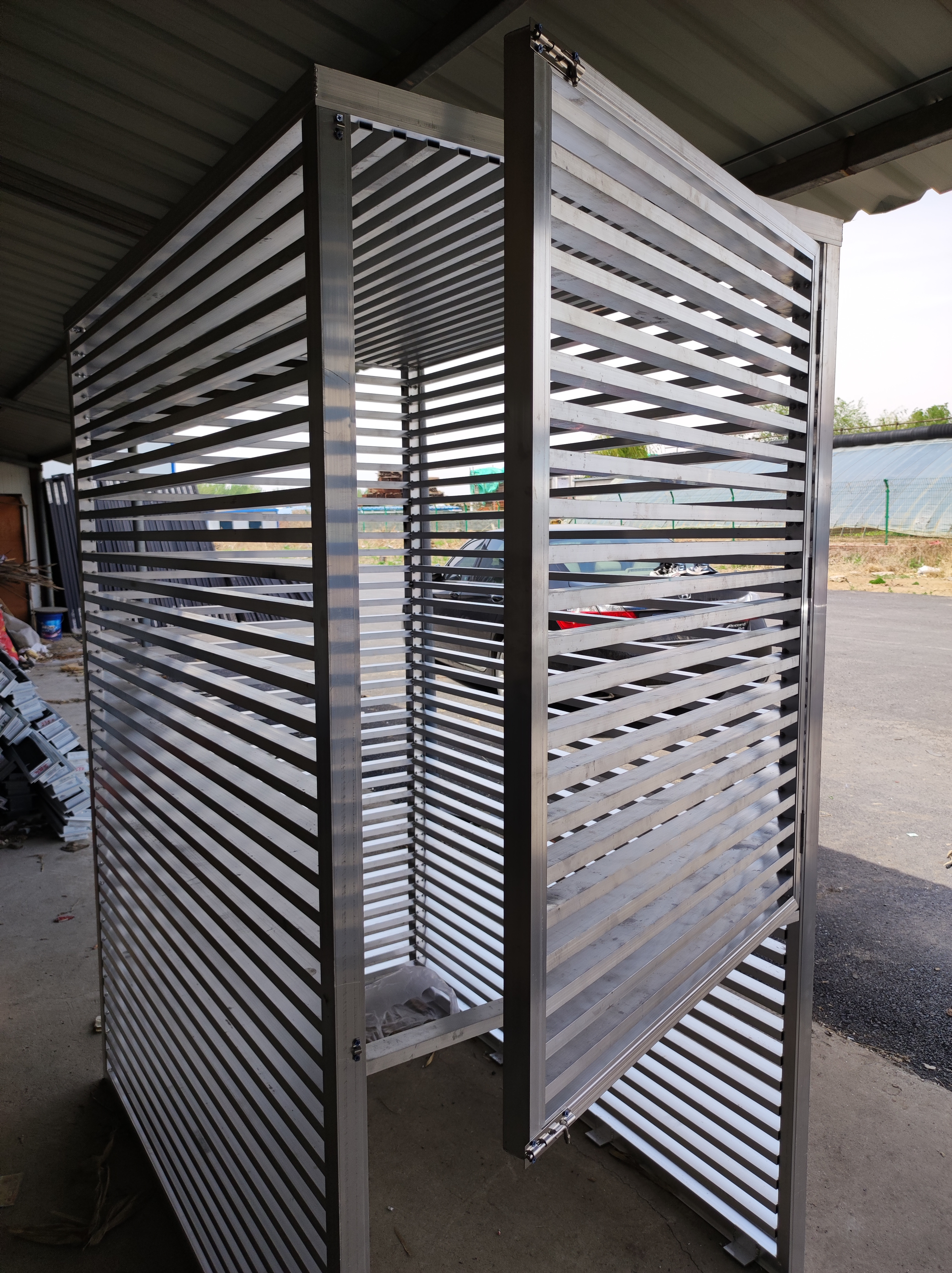 内蒙古呼伦贝尔铝合金立体方管格栏罩定制加工厂