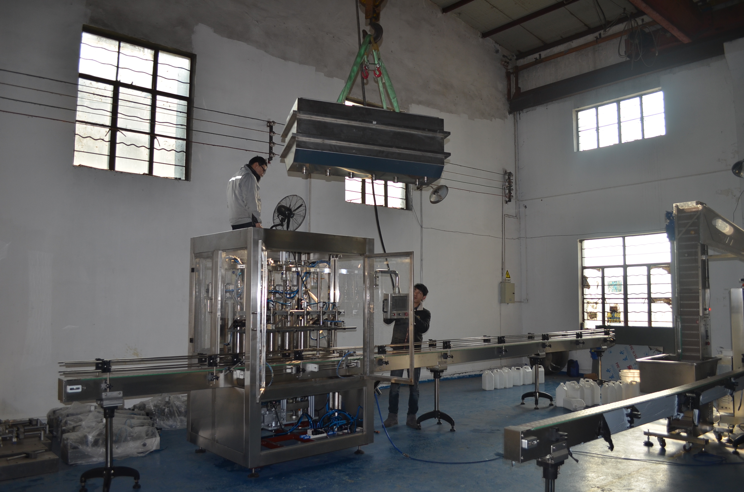 2022新型多功能全自动液体灌装机 实惠质量保障 上海厂家供应 2021新型多功能全自动液体灌装