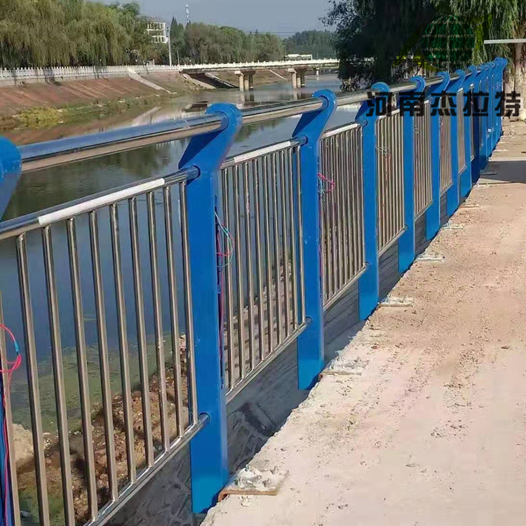 不锈钢复合管河道护栏结合灯光普通栏杆定制