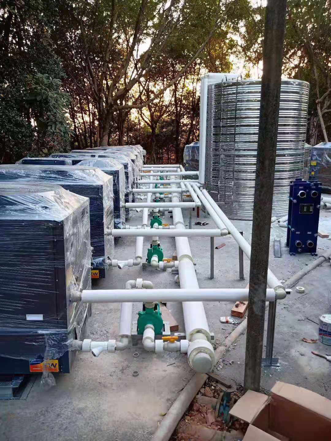 广州空气源热泵厂商/承接空气能节能热泵工程价格图片