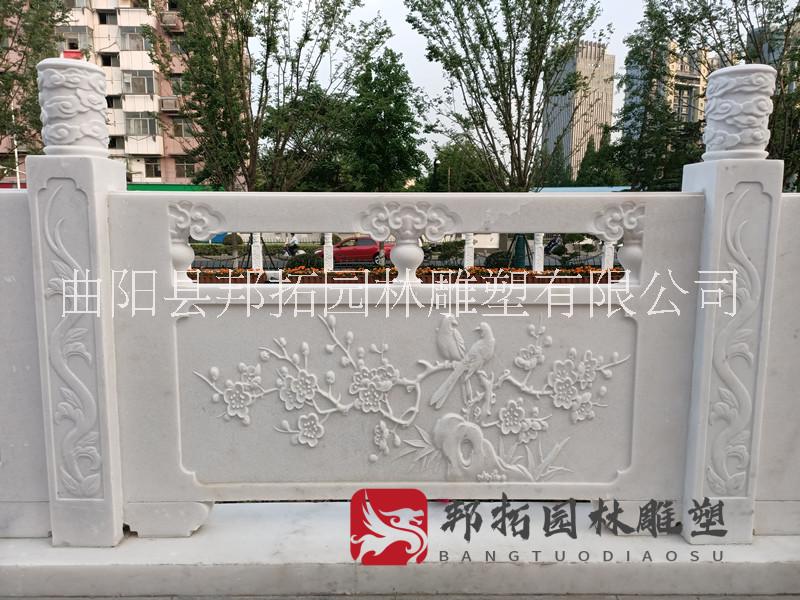 南京汉白玉石雕栏杆石雕护栏大理石雕刻栏板河边石材护栏别墅装饰摆件图片