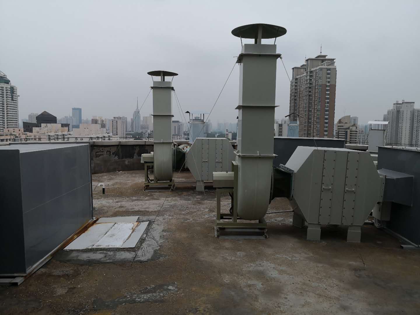 内蒙古实验室废气处理设备厂家、价格、电话、包头酸雾喷淋塔价钱图片