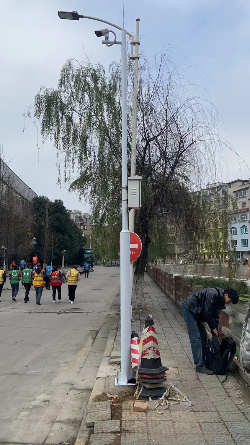 北京小区监控杆定制-4米监控杆定制-3米监控杆定制-带水泥墩定制