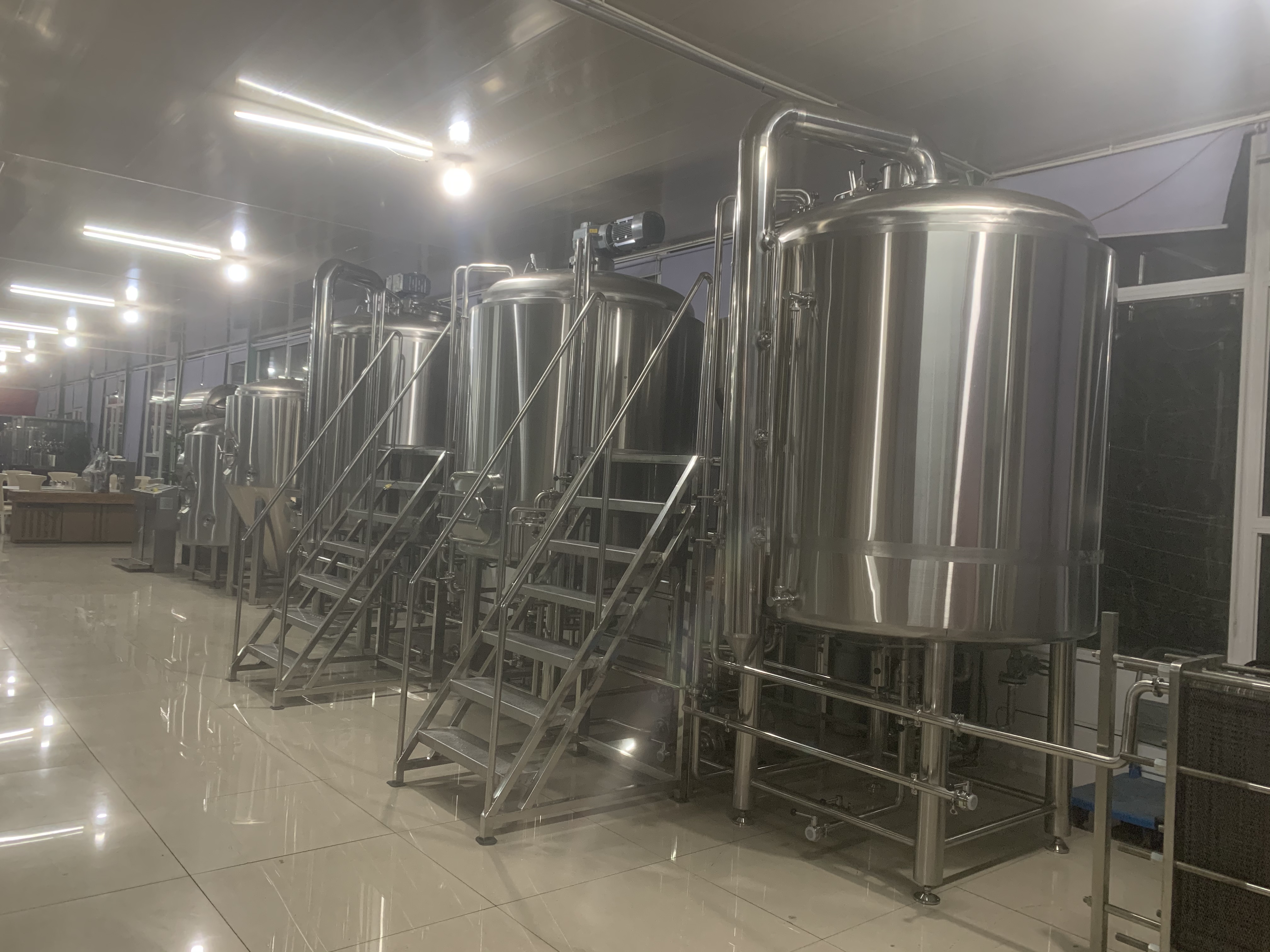 河北厂家供应原浆啤酒设备 精酿啤酒设备价格