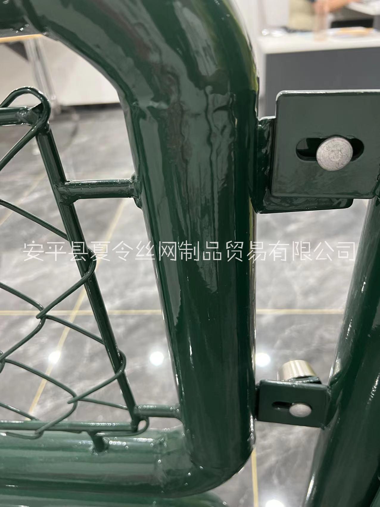 篮球场围栏包塑 球场围栏 施工安装羽毛球场围网 球场护栏网 勾花网厂家 篮球场围栏