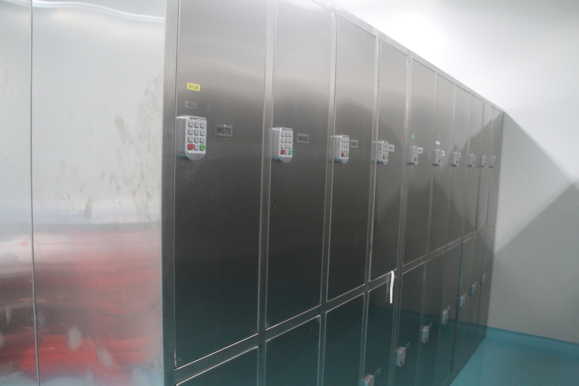 杭州市九门储物柜厂家车间员工柜带锁耐磨不锈钢更衣柜九门储物柜