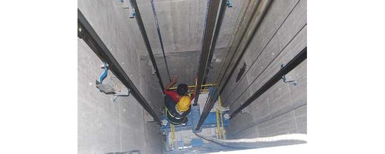 三亚电梯井渗水维修公司、电梯间渗水补漏图片