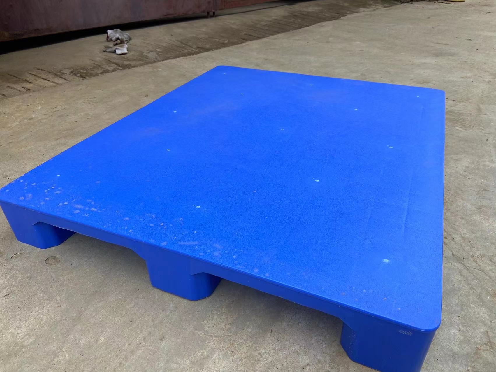 云南临沧塑料卡板地台板栈板垫板托盘垃圾桶生产厂家
