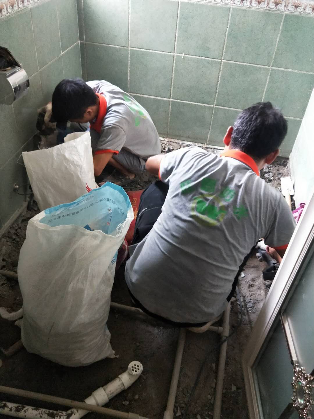 惠州卫生间防水补漏公司不砸瓷砖防水补漏技术
