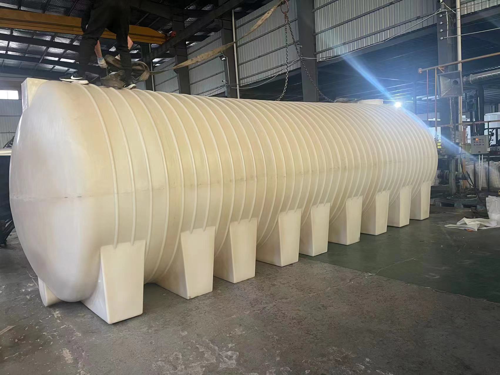 福建供应30吨卧式塑料储罐厂家报价单 液体运输周转桶哪里有-哪里好