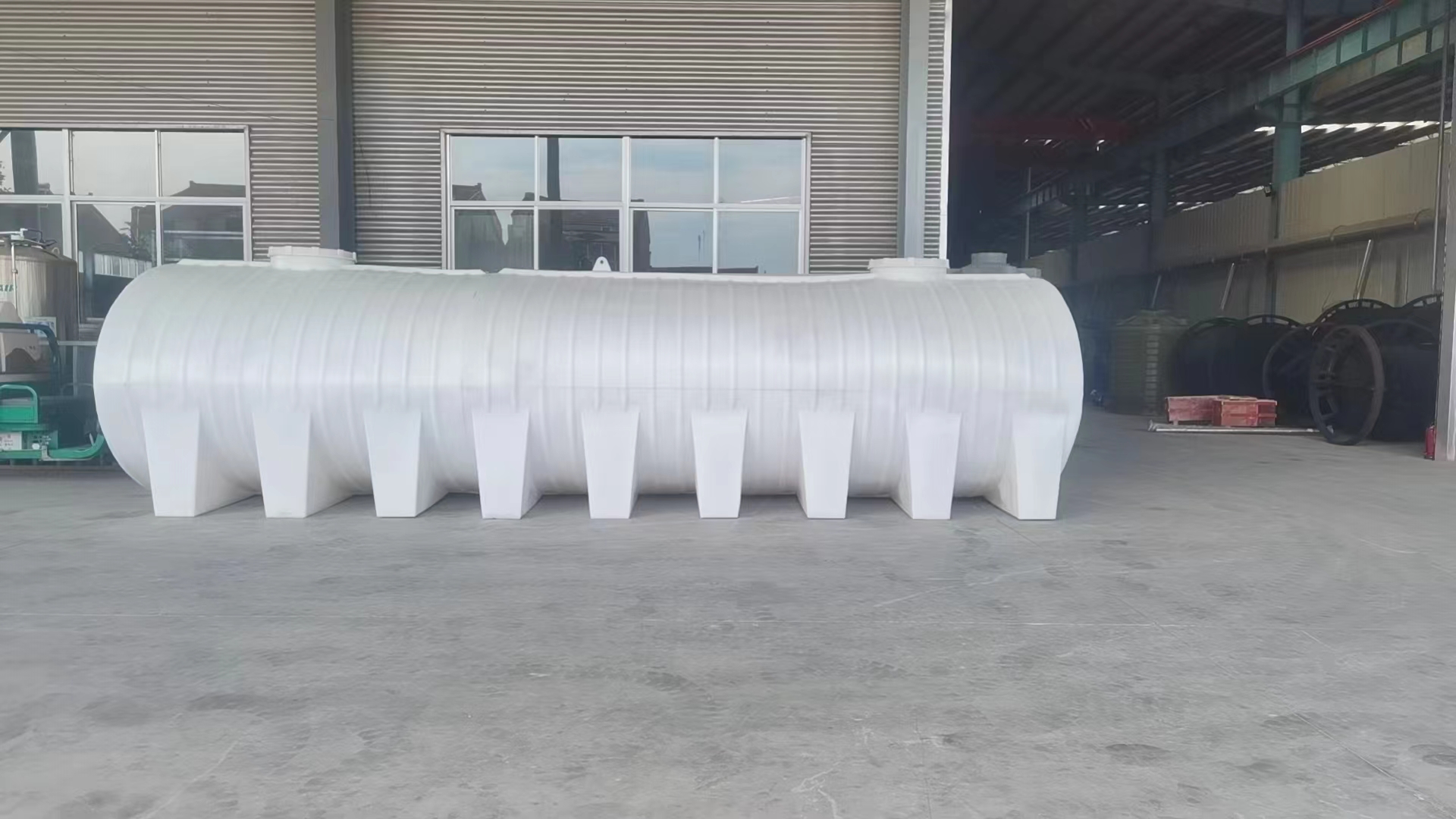 卧式白色pe加厚化工30吨储水塑料桶批发