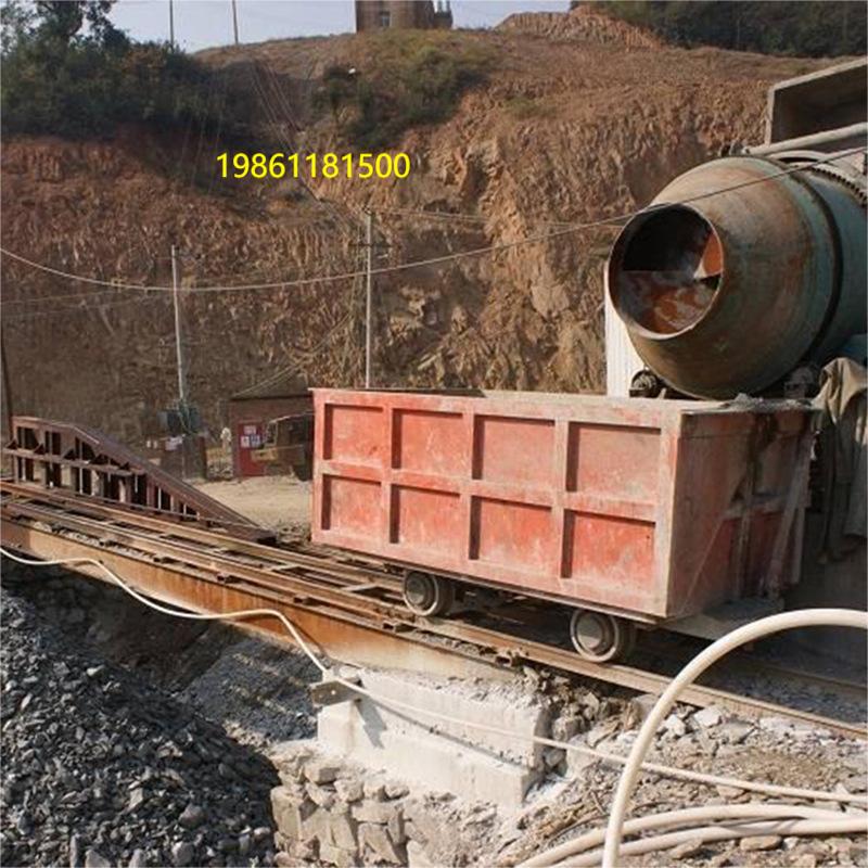 MCC1.2-6单侧曲轨侧卸式矿车矿用翻斗式矿车